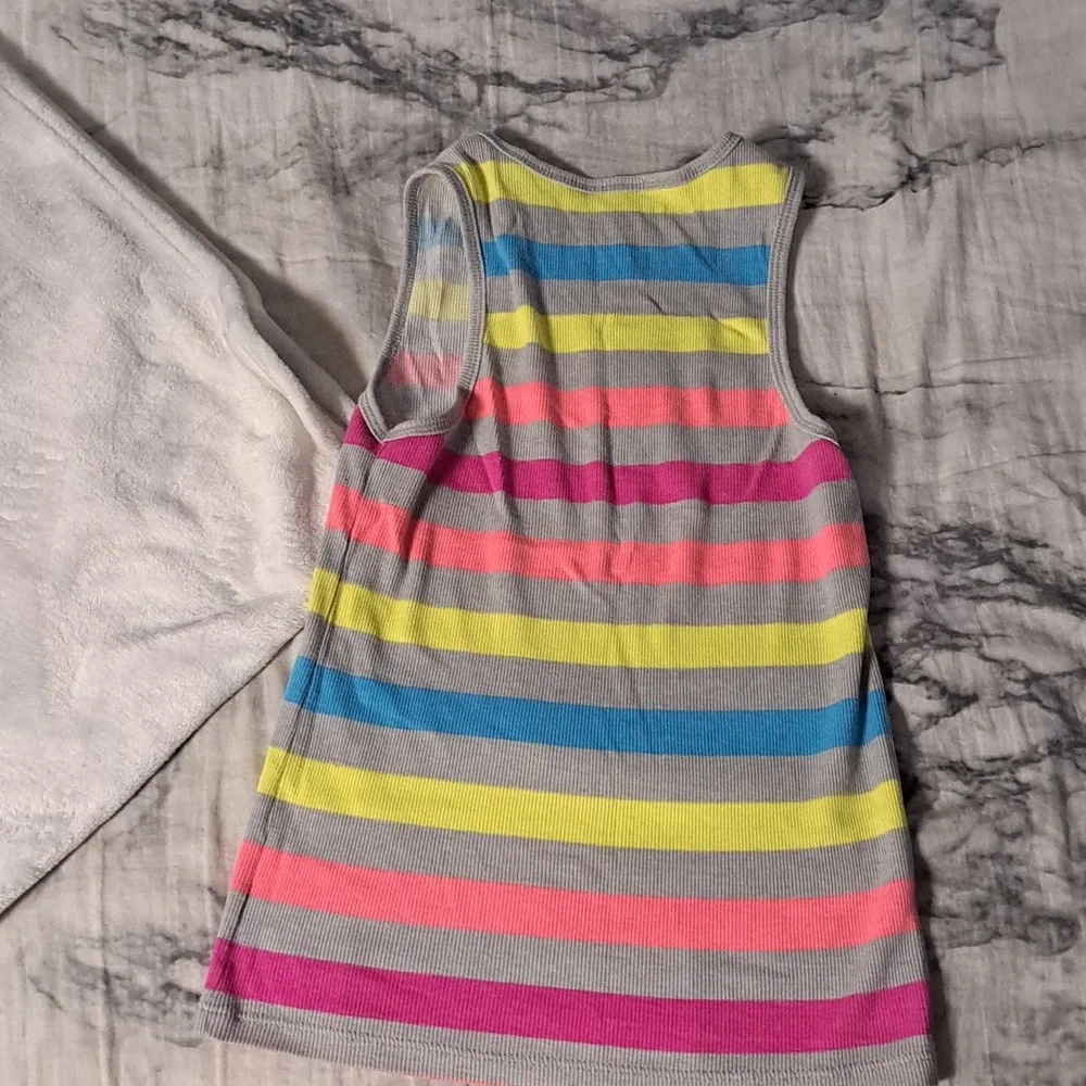 Tanktop - Picture 2 of 2